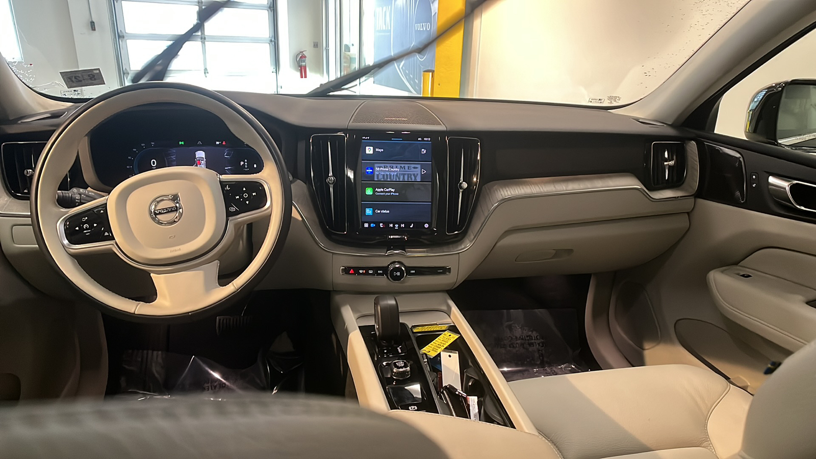 2023 Volvo XC60 B5 Plus Bright Theme 10