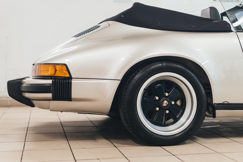 1986 Porsche 911 Carrera 5