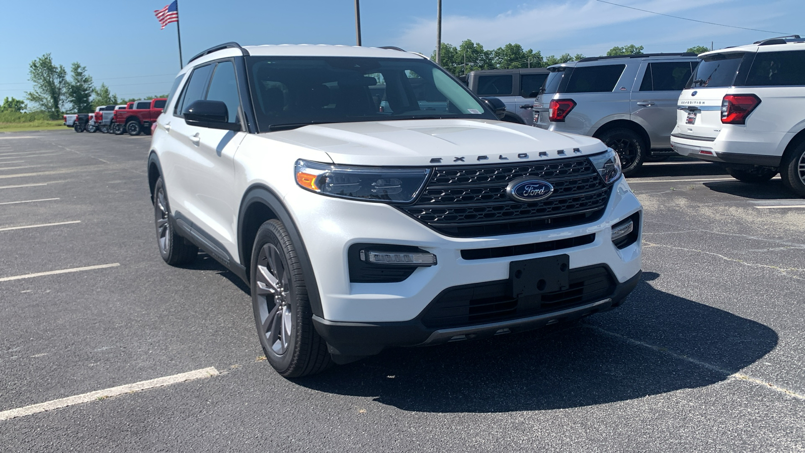 2024 Ford Explorer XLT 1