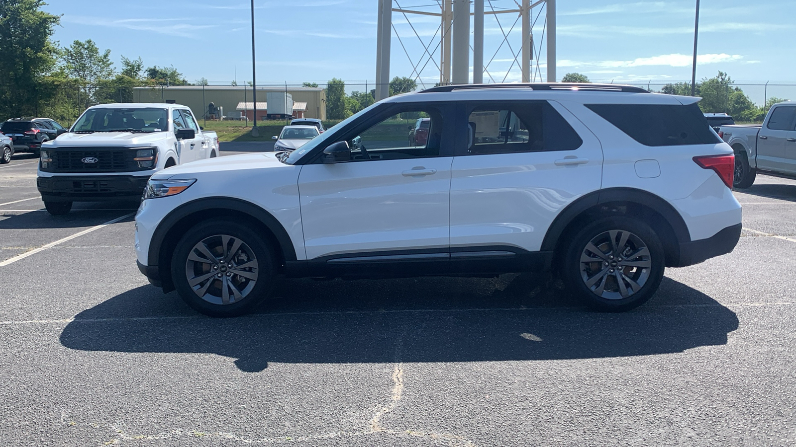 2024 Ford Explorer XLT 4