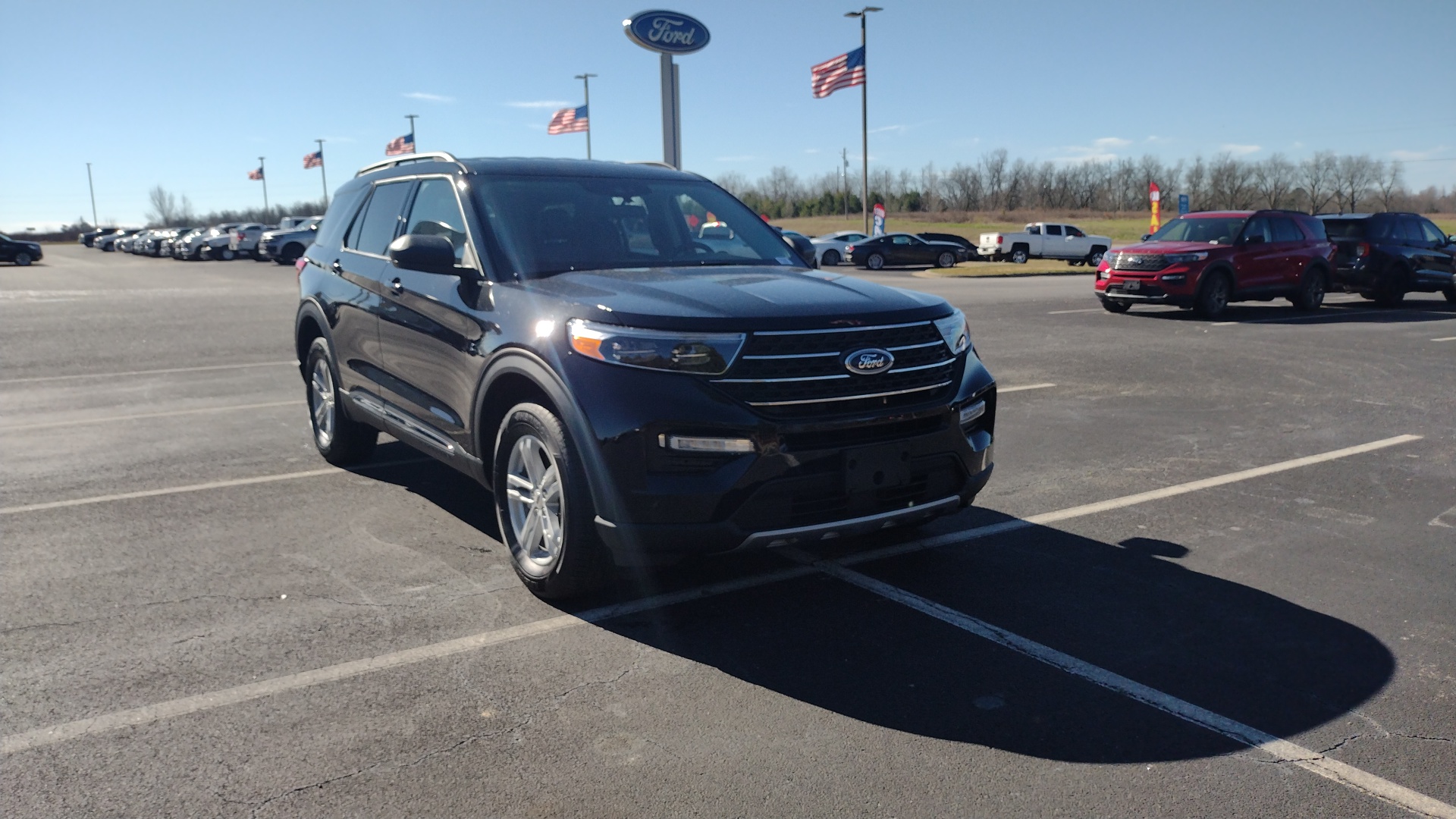 2024 Ford Explorer XLT 2