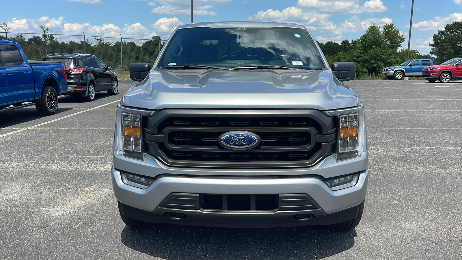 2022 Ford F-150 XLT 2