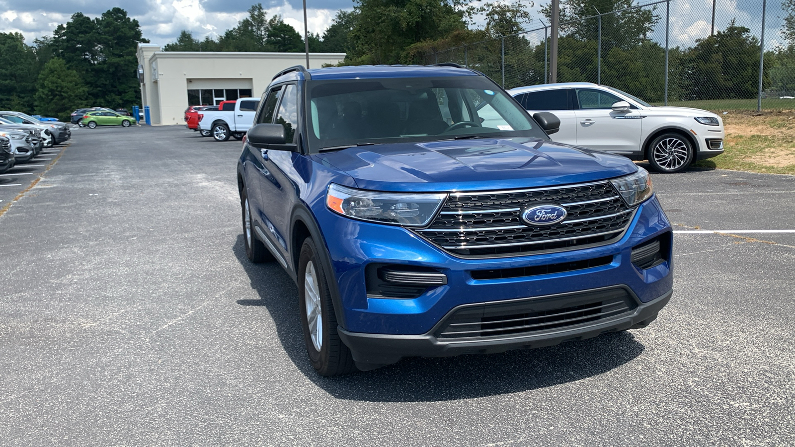 2023 Ford Explorer XLT 1