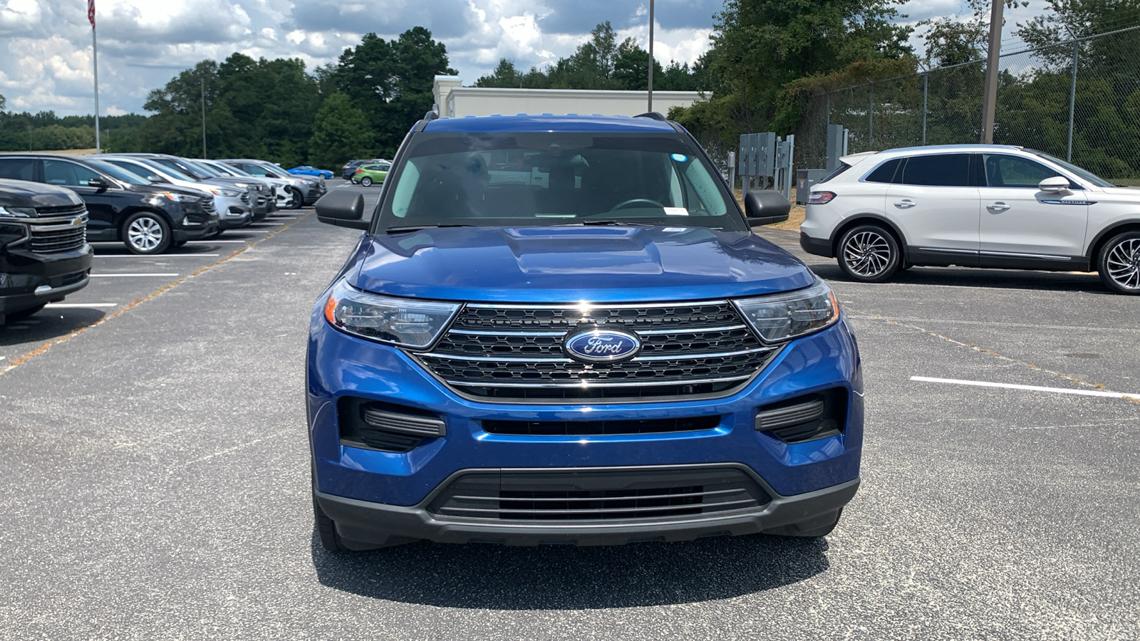 2023 Ford Explorer XLT 2