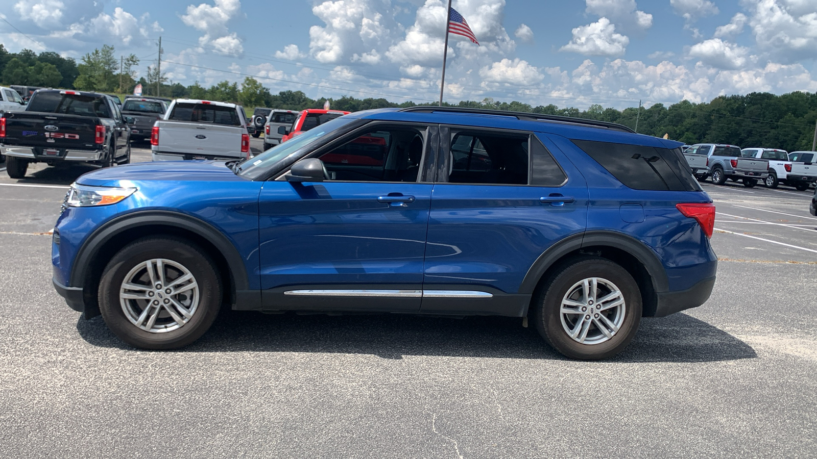 2023 Ford Explorer XLT 4