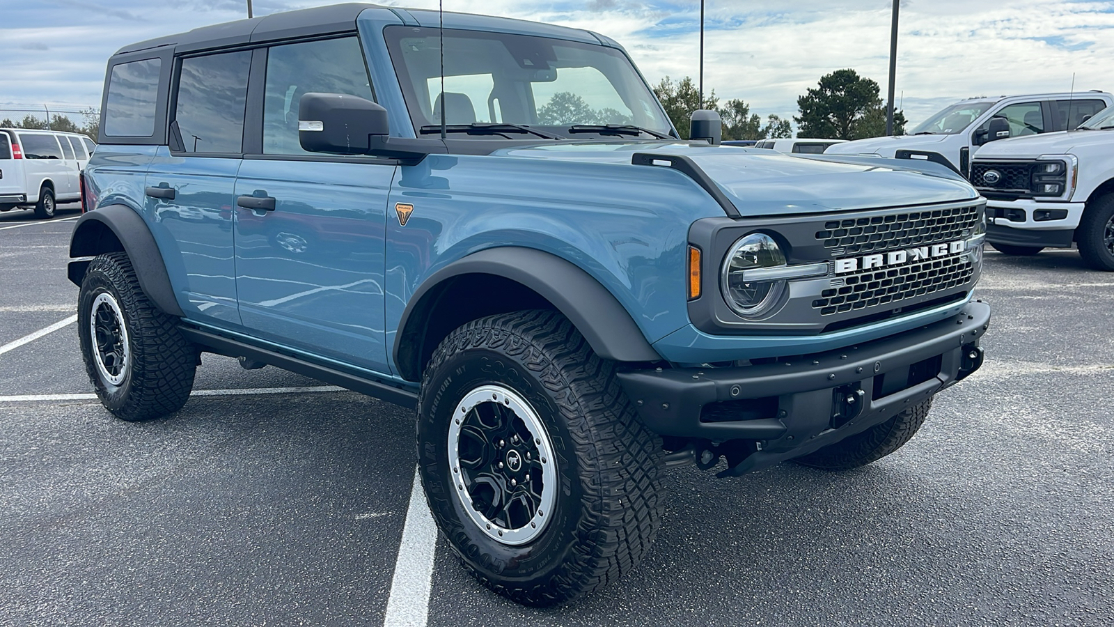 2023 Ford Bronco Badlands 1