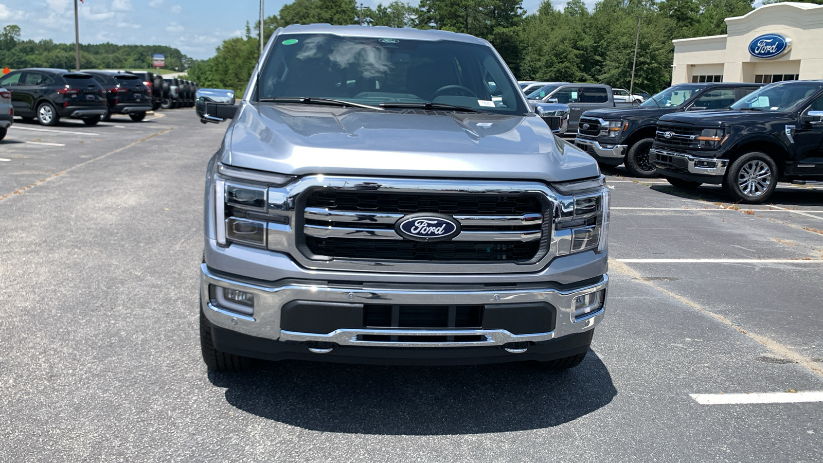 2024 Ford F-150 Lariat 2