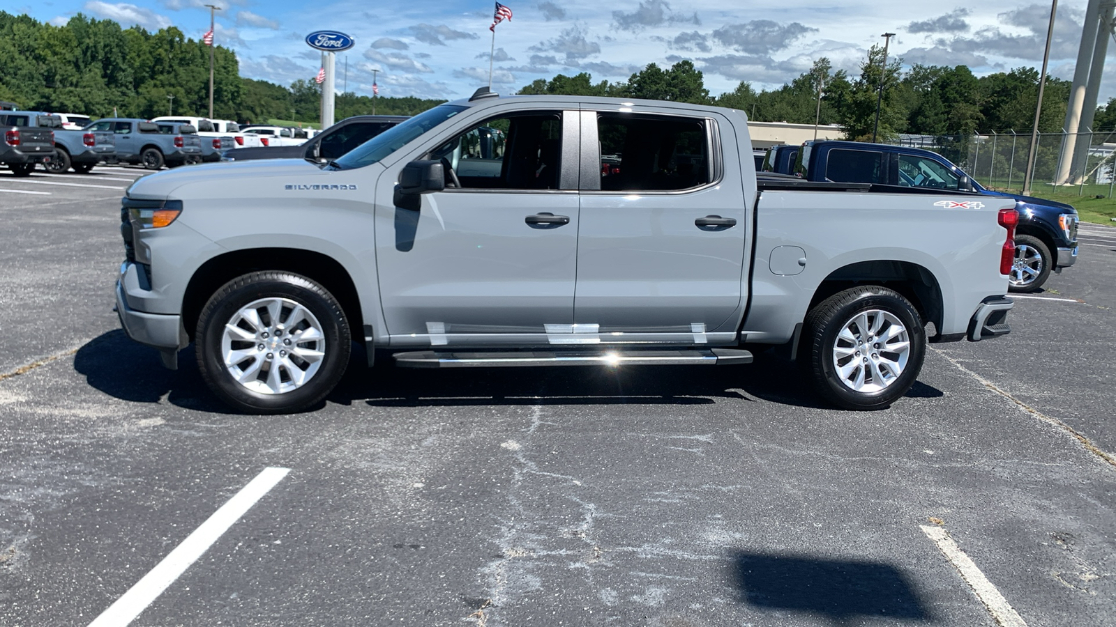 2024 Chevrolet Silverado 1500 Custom 4