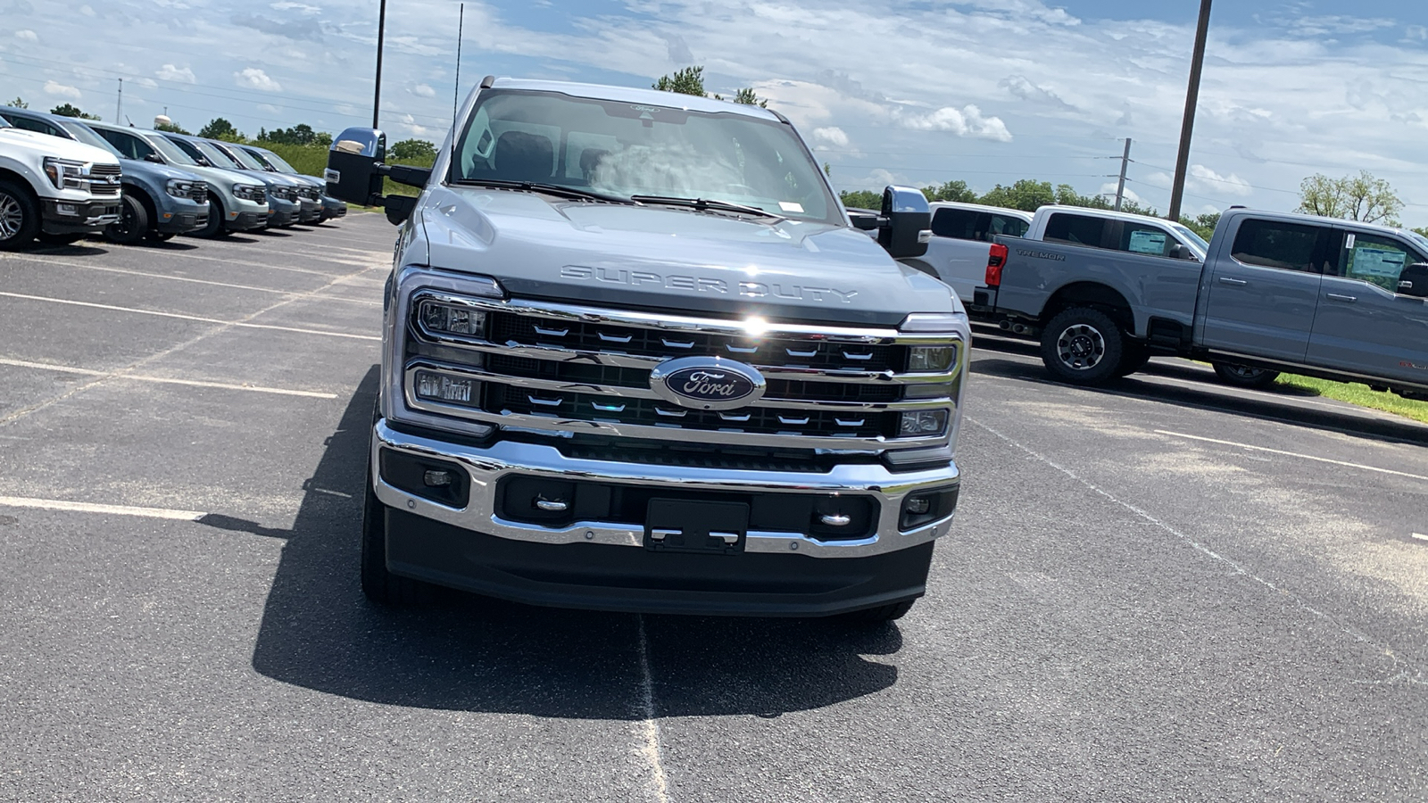 2024 Ford F-350SD Lariat 2