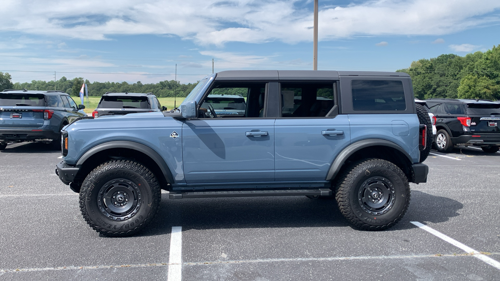 2024 Ford Bronco Outer Banks 4