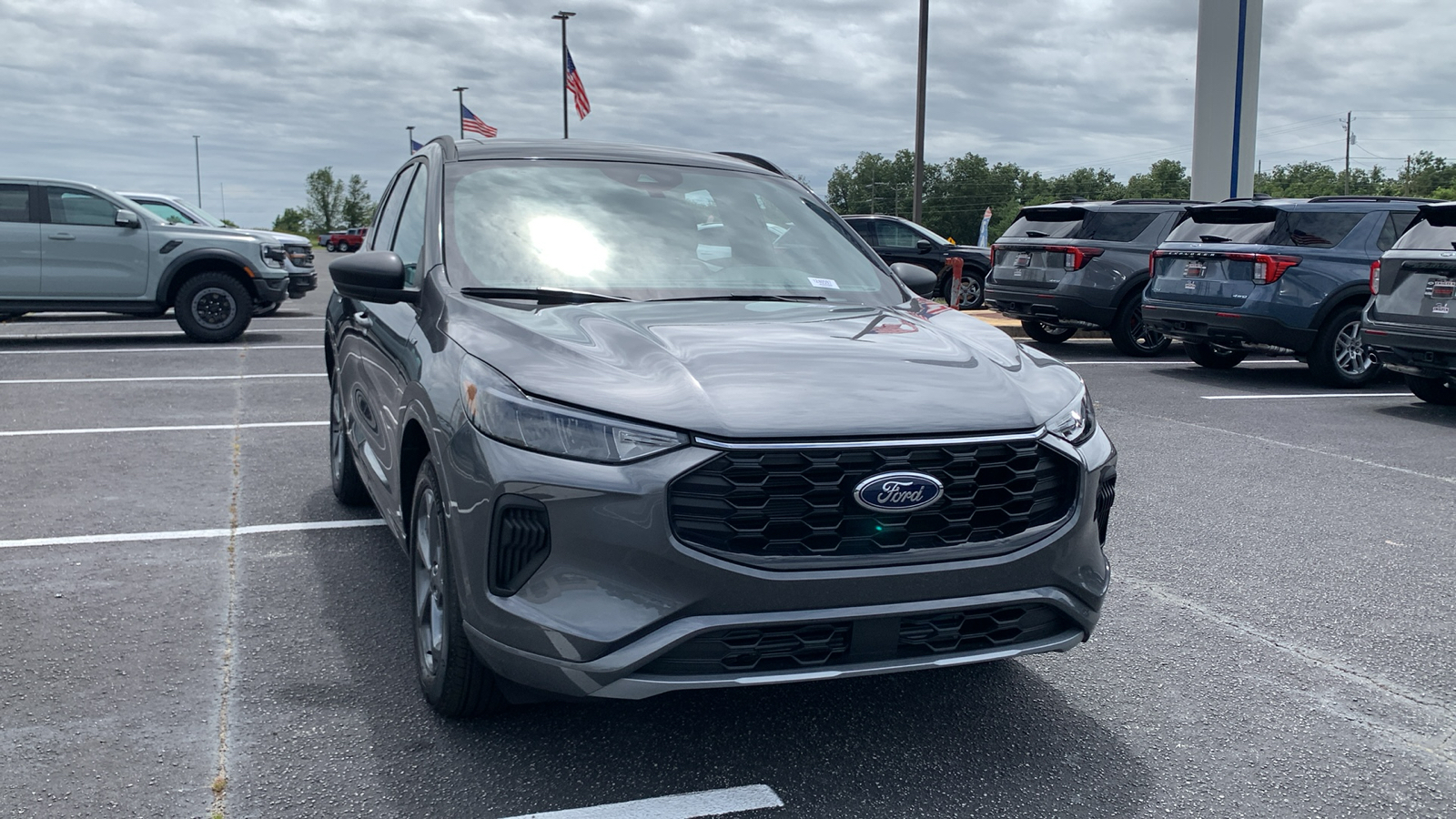 2024 Ford Escape ST-Line 1