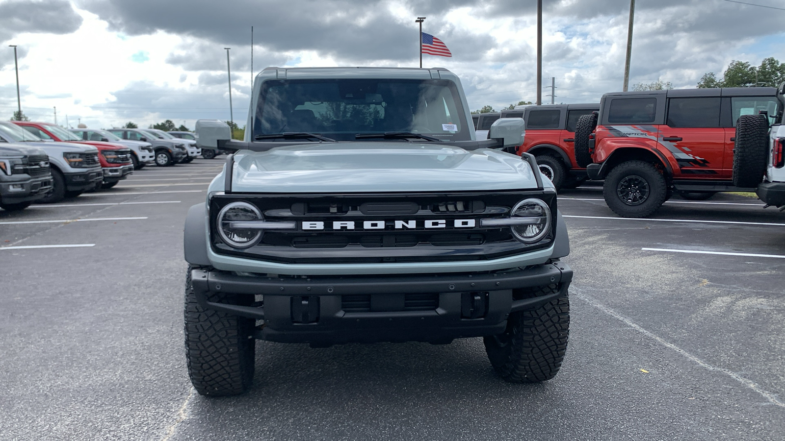 2024 Ford Bronco Outer Banks 2