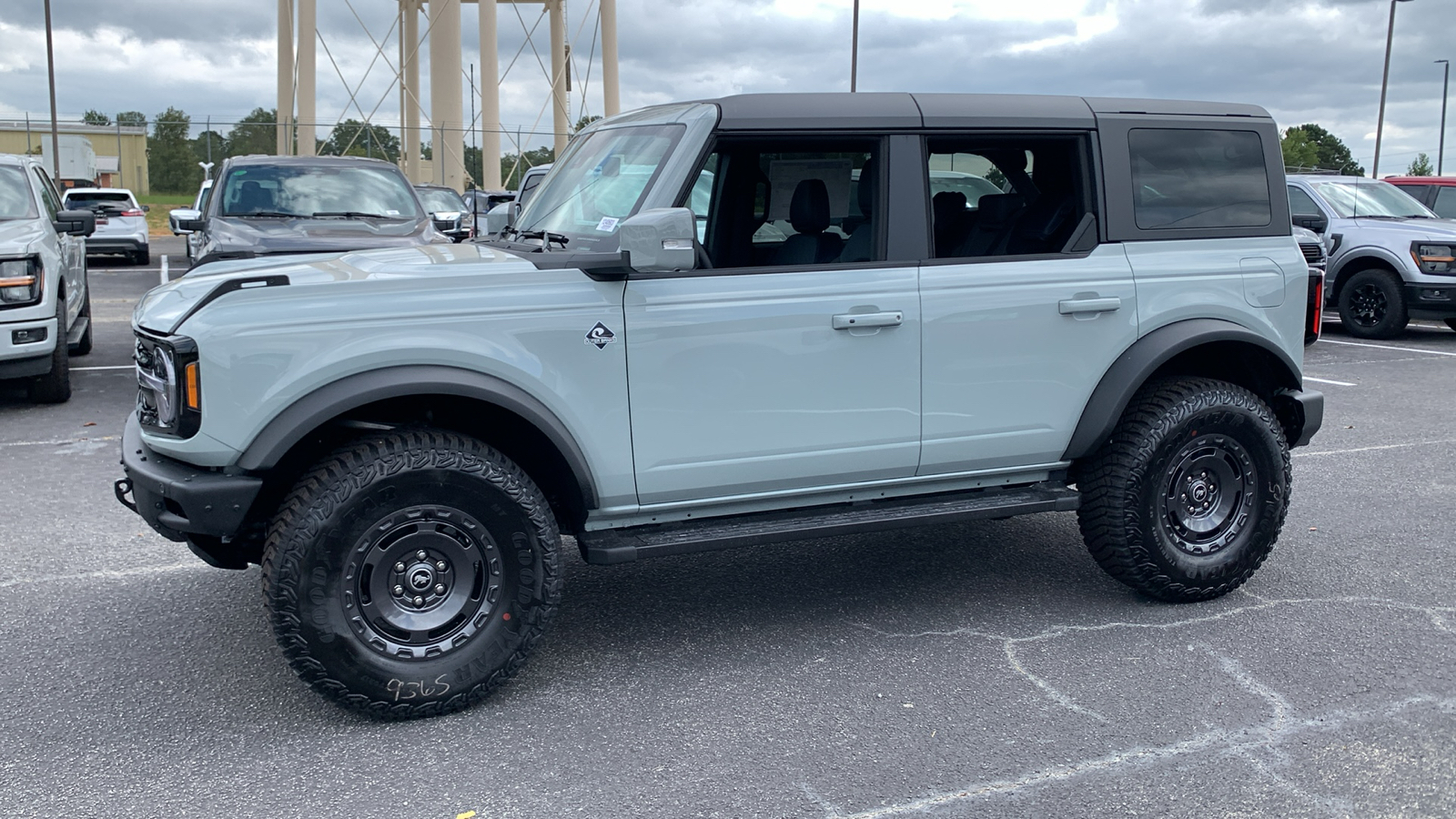 2024 Ford Bronco Outer Banks 4