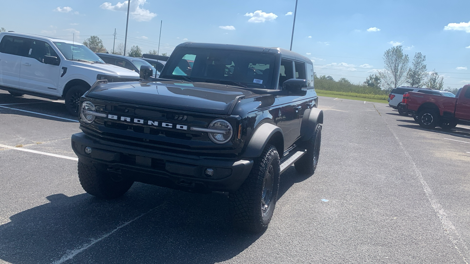 2024 Ford Bronco Outer Banks 3