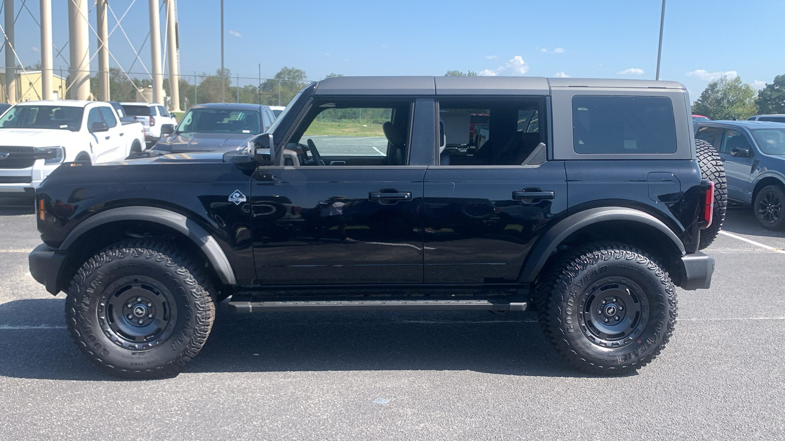 2024 Ford Bronco Outer Banks 4