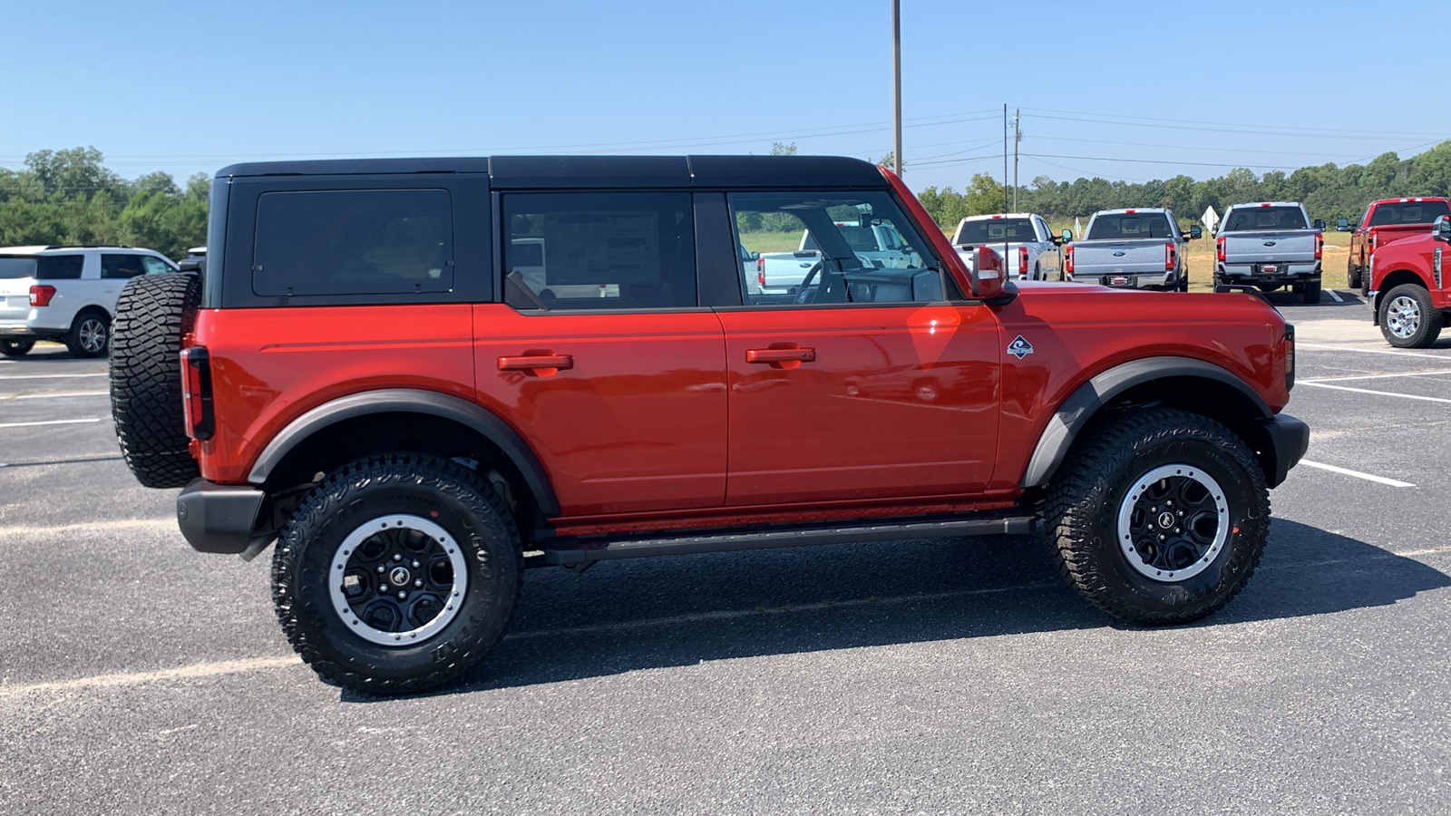 2024 Ford Bronco Outer Banks 8