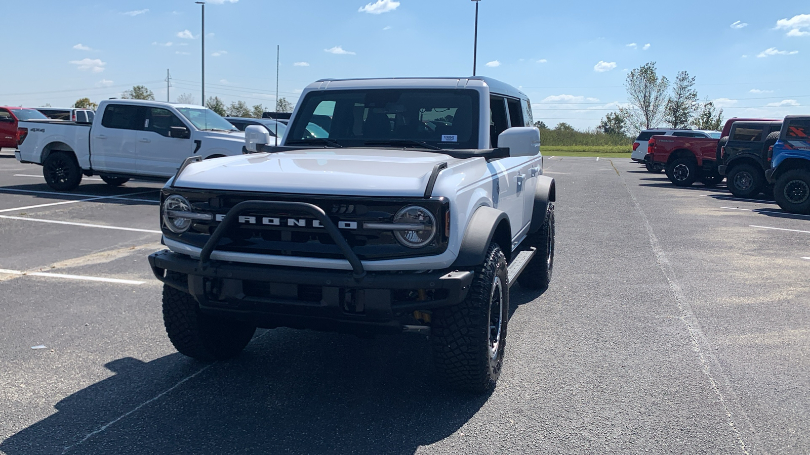 2024 Ford Bronco Outer Banks 3