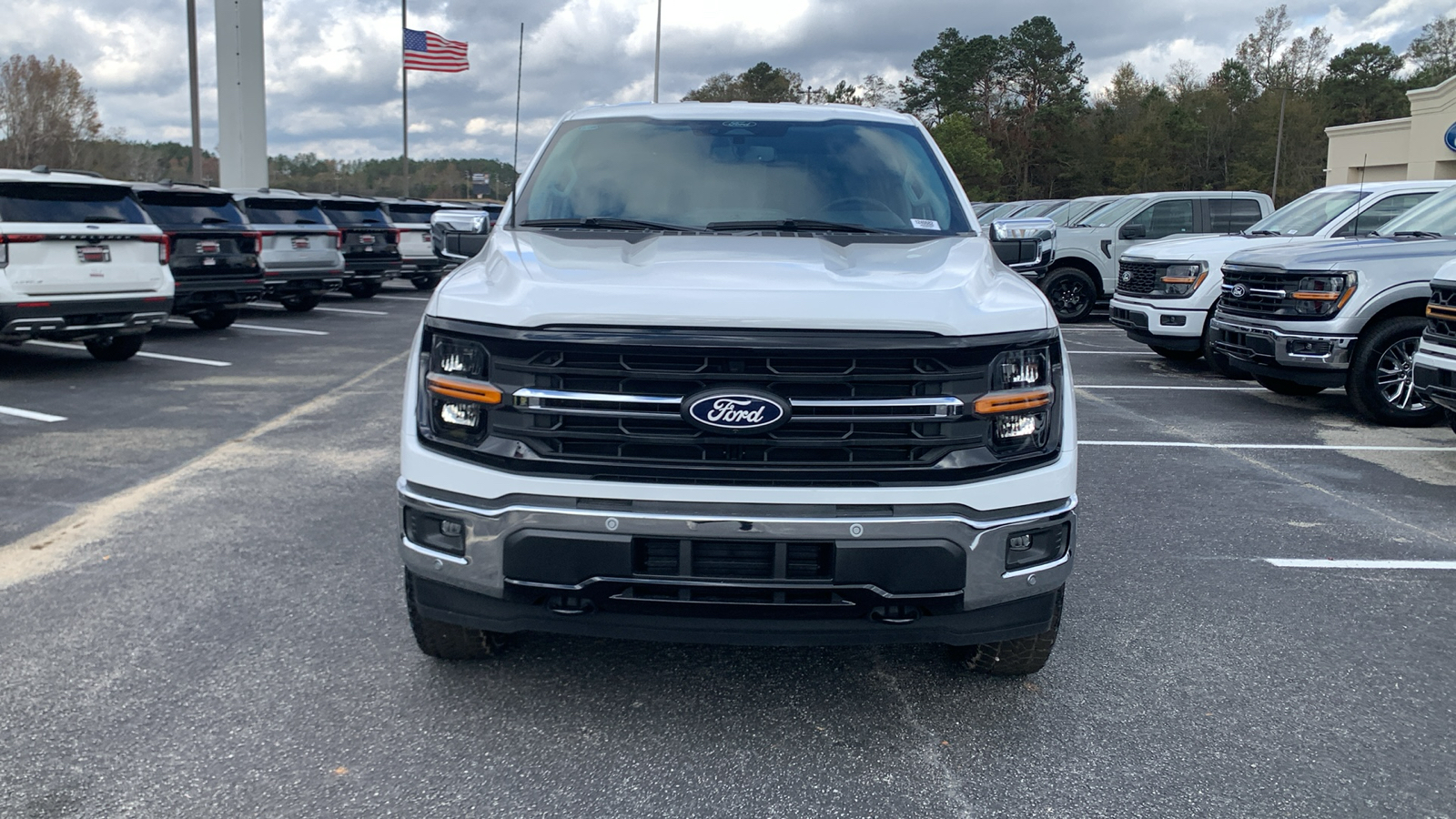 2024 Ford F-150 XLT 2