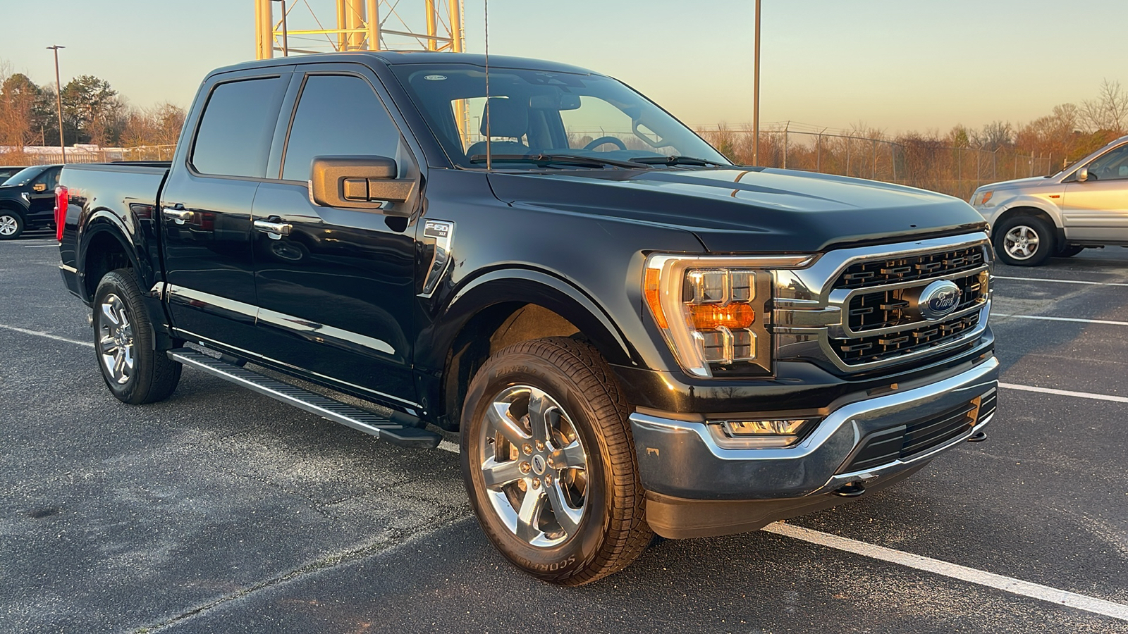 2023 Ford F-150 XLT 2