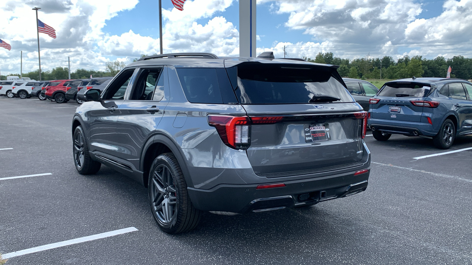 2025 Ford Explorer ST-Line 5