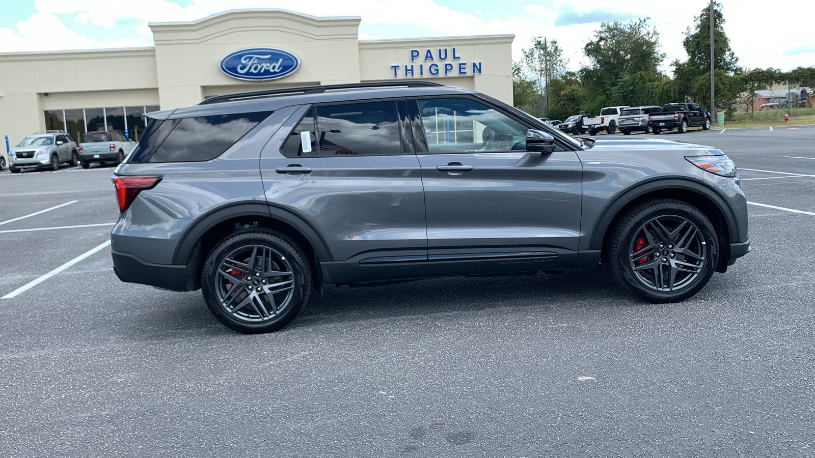 2025 Ford Explorer ST-Line 8