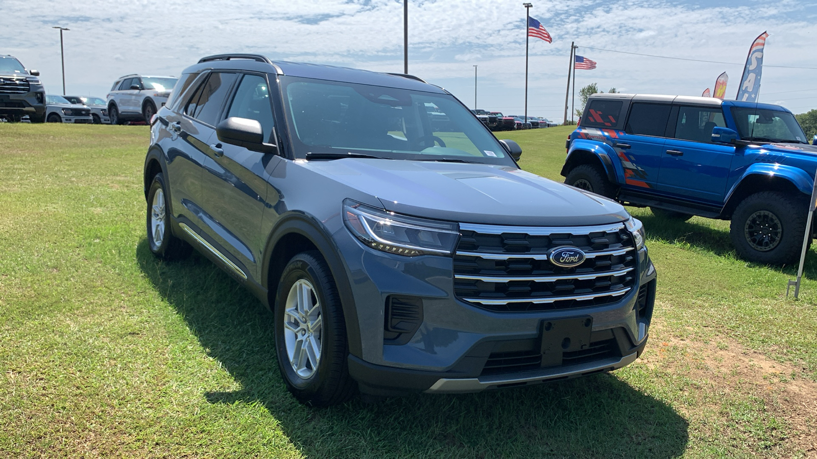 2025 Ford Explorer Active 1