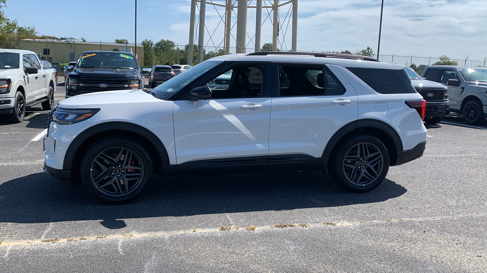 2025 Ford Explorer ST 4