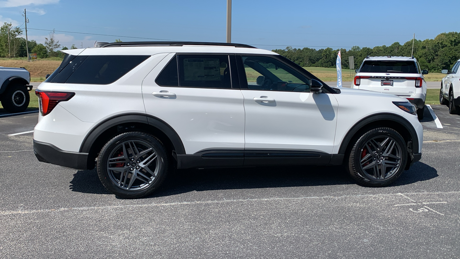 2025 Ford Explorer ST 8