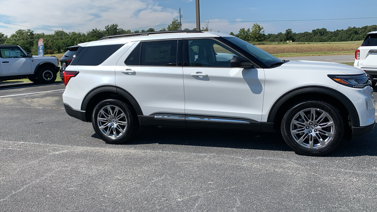 2025 Ford Explorer Active 8