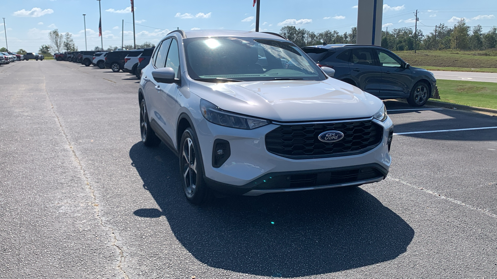 2025 Ford Escape ST-Line Select 1