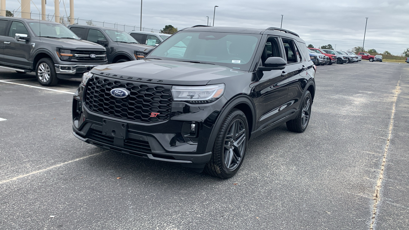 2025 Ford Explorer ST 3