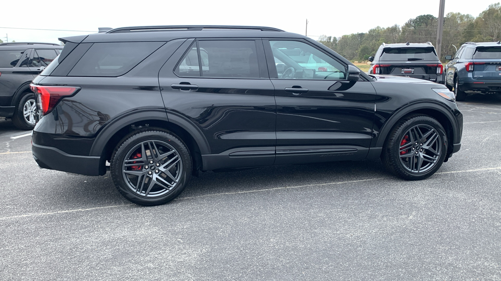 2025 Ford Explorer ST 8