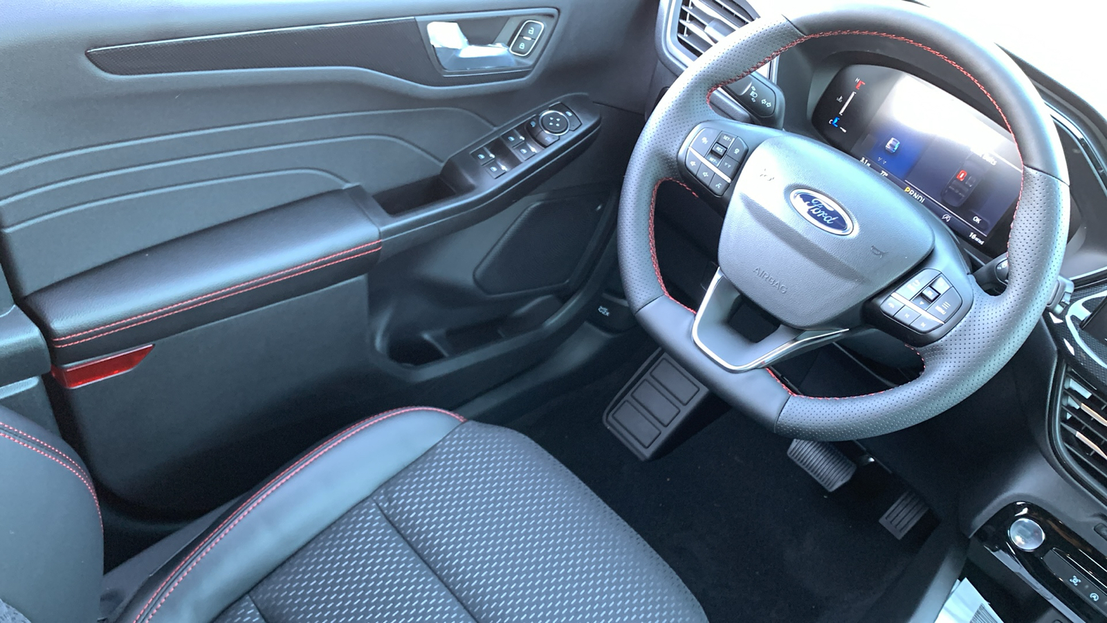 2025 Ford Escape ST-Line 14