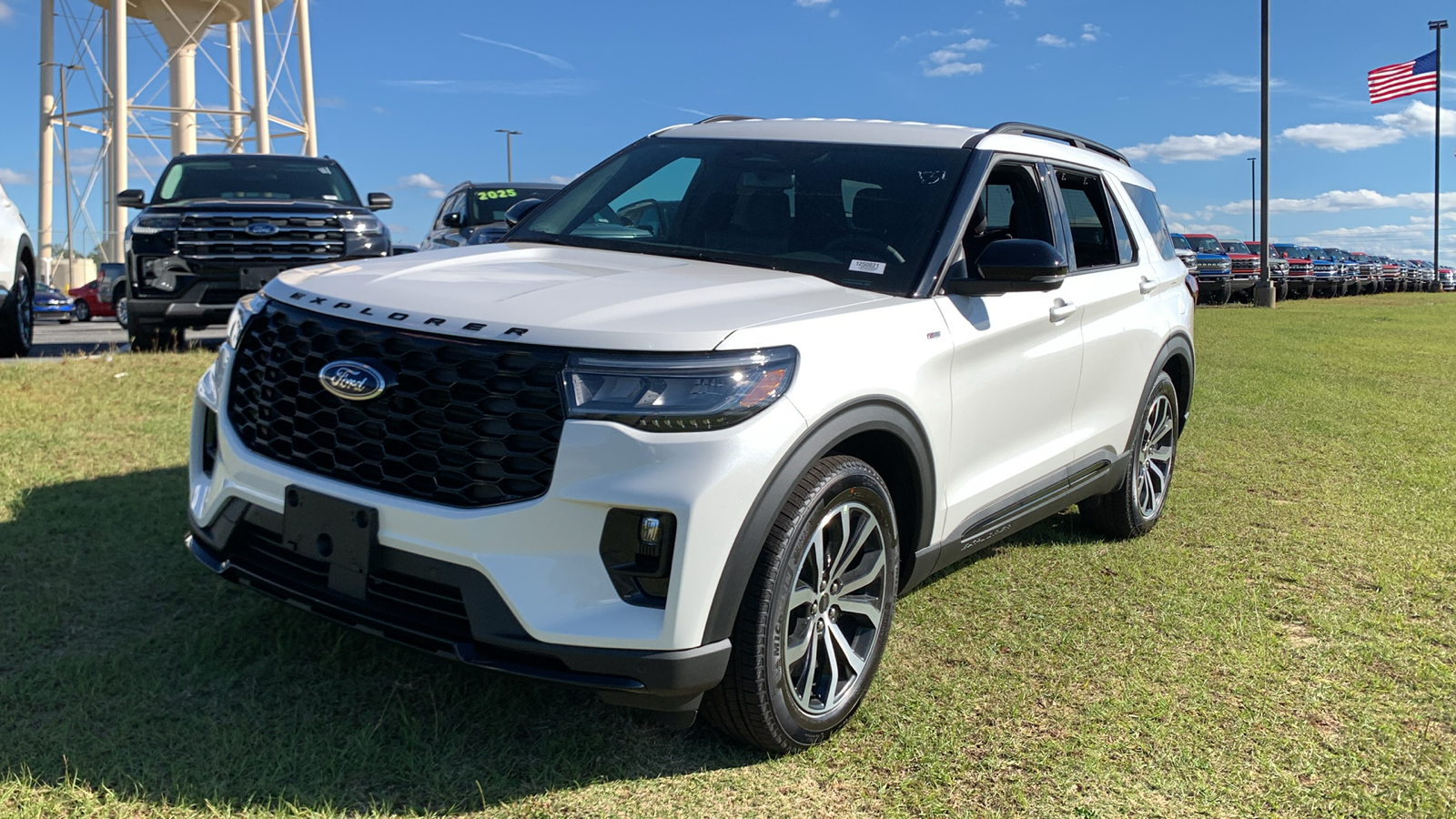 2025 Ford Explorer ST-Line 3