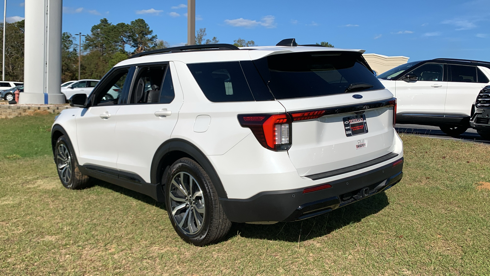 2025 Ford Explorer ST-Line 5