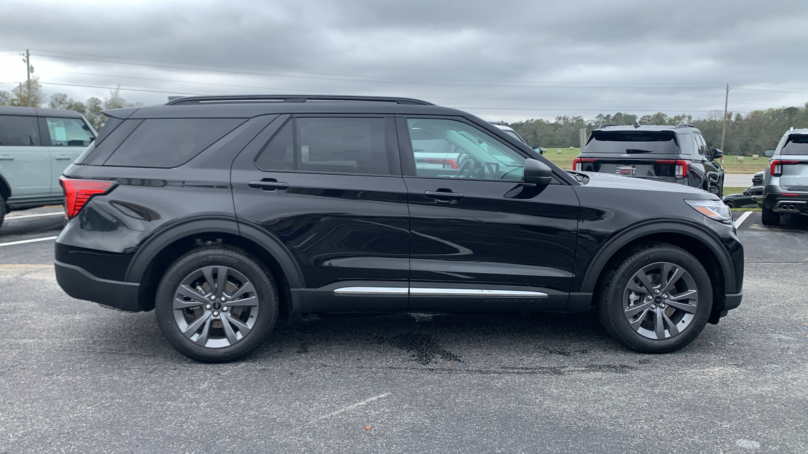 2025 Ford Explorer Active 8