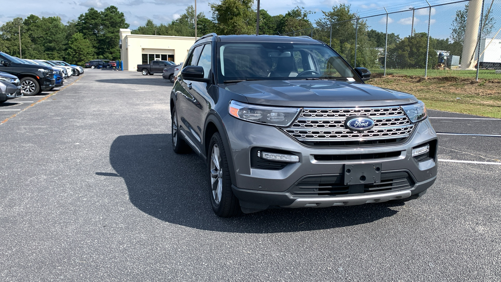 2023 Ford Explorer Limited 1