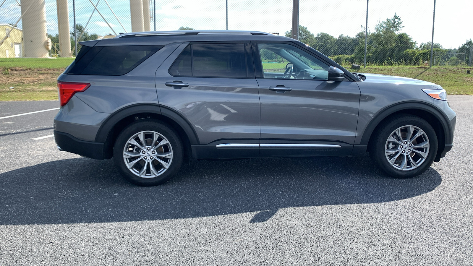 2023 Ford Explorer Limited 8