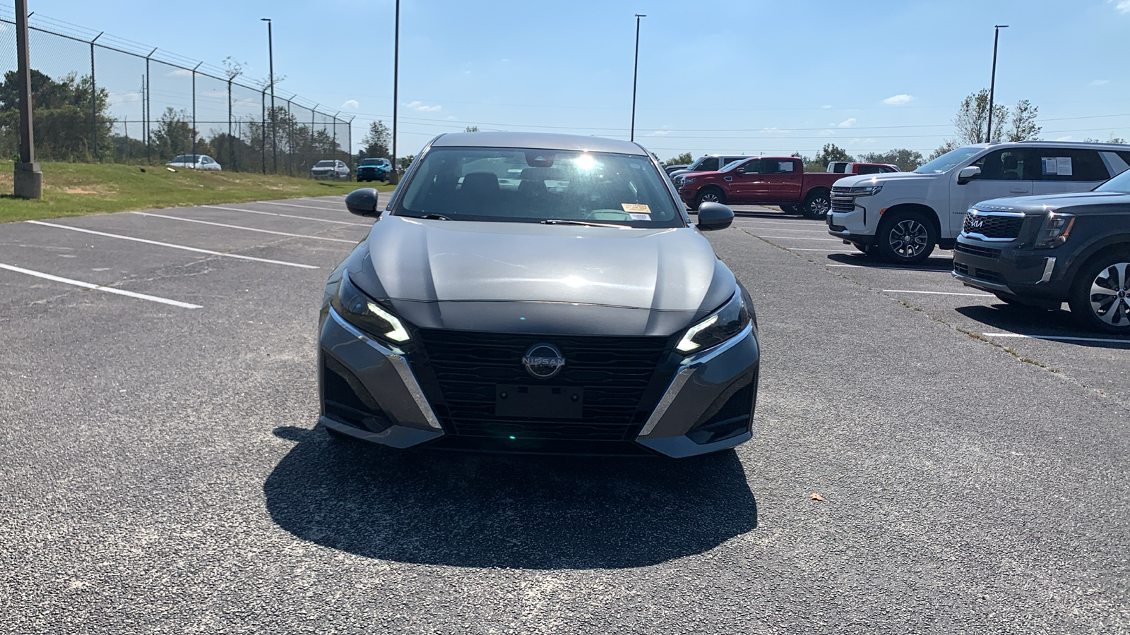 2023 Nissan Altima 2.5 SV 2