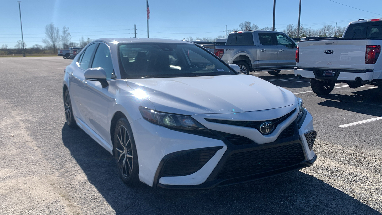 2022 Toyota Camry SE 1