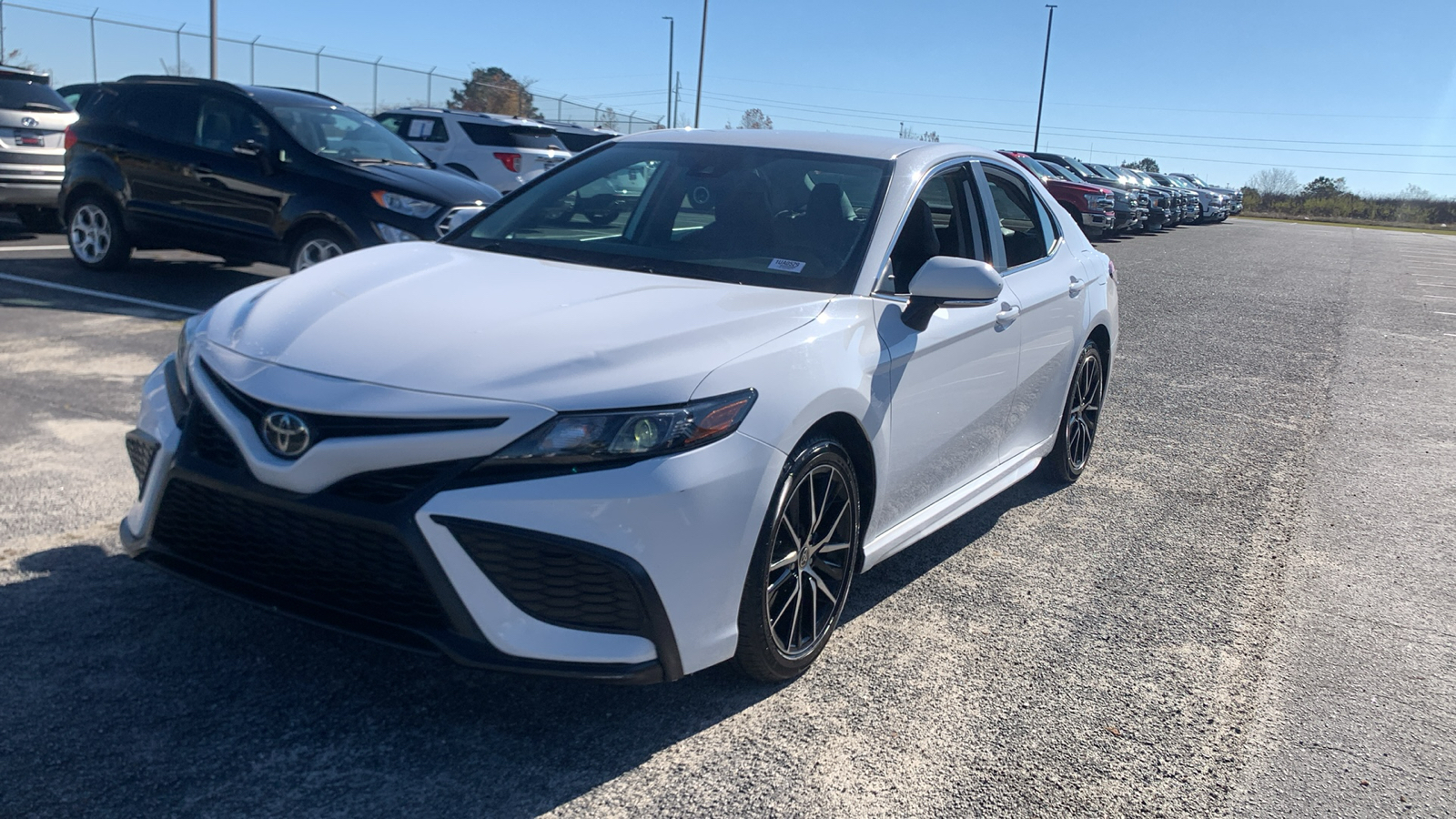 2022 Toyota Camry SE 3