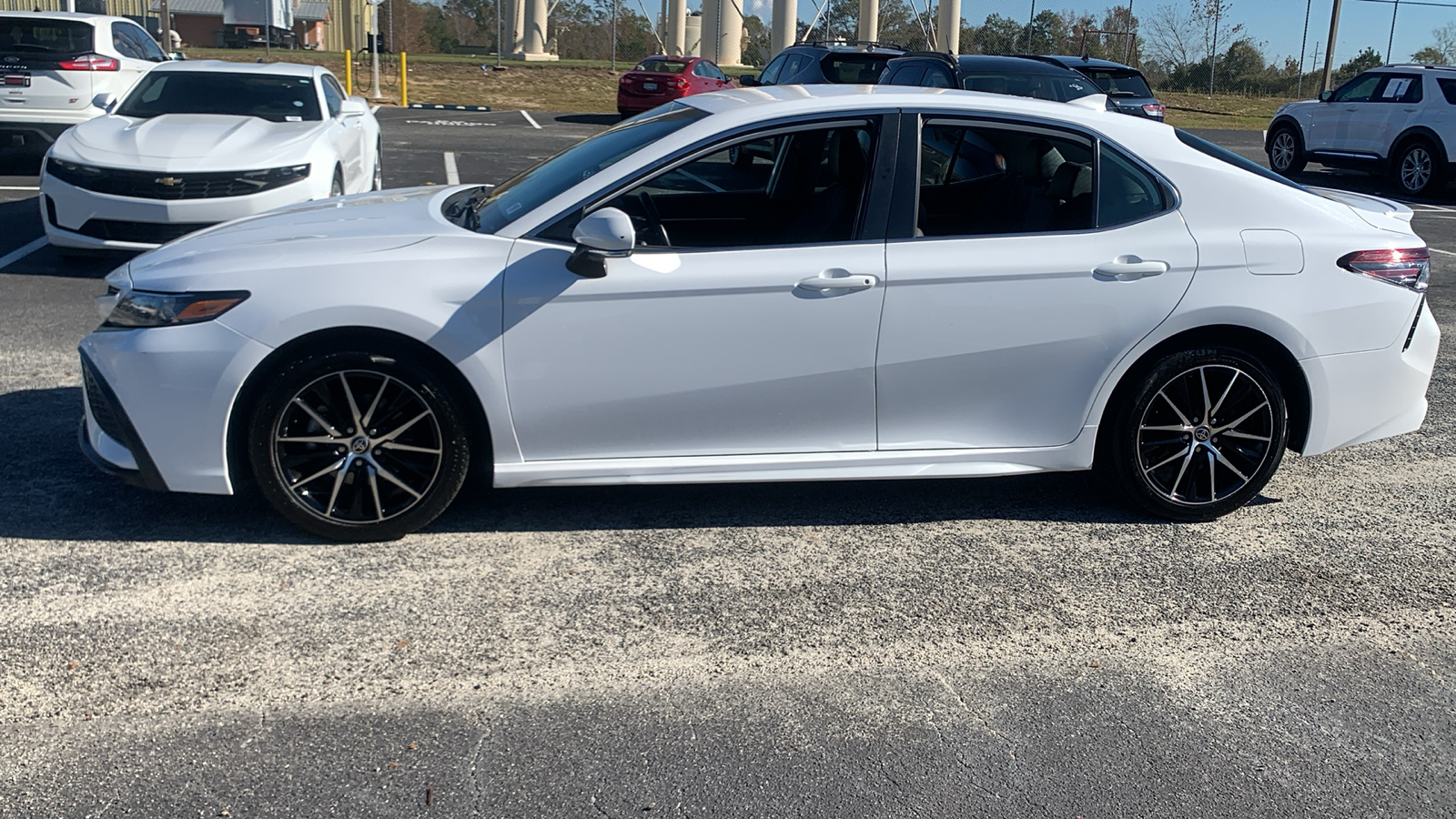 2022 Toyota Camry SE 4