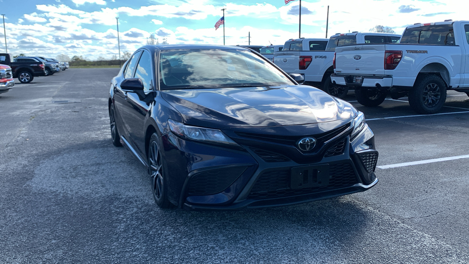 2022 Toyota Camry SE 1