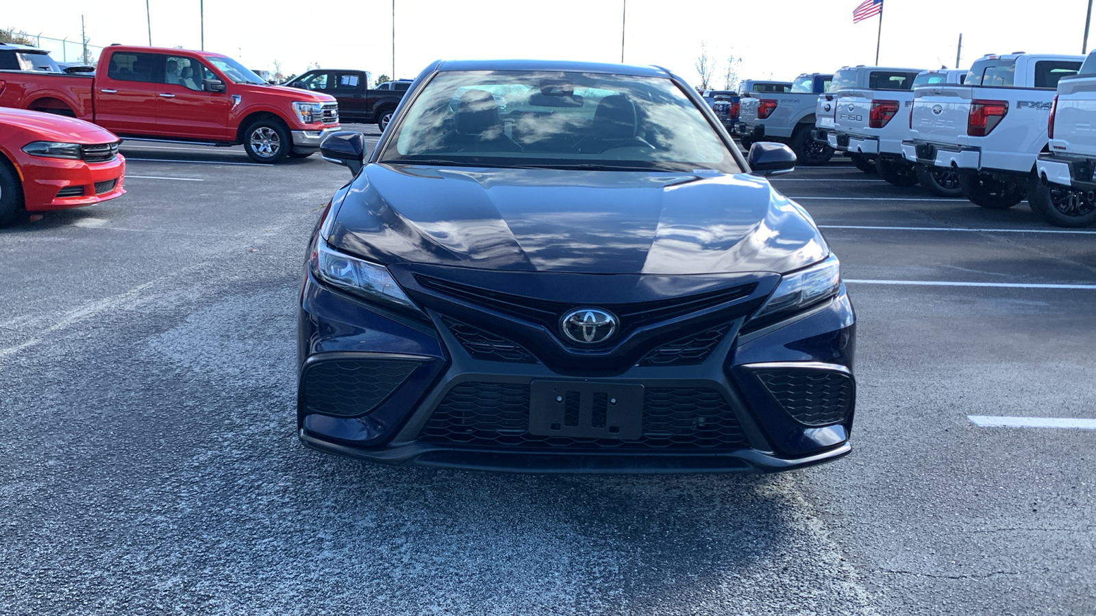 2022 Toyota Camry SE 2