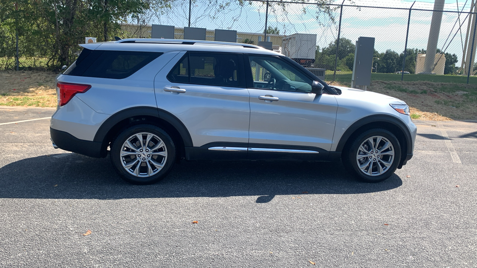 2023 Ford Explorer Limited 8