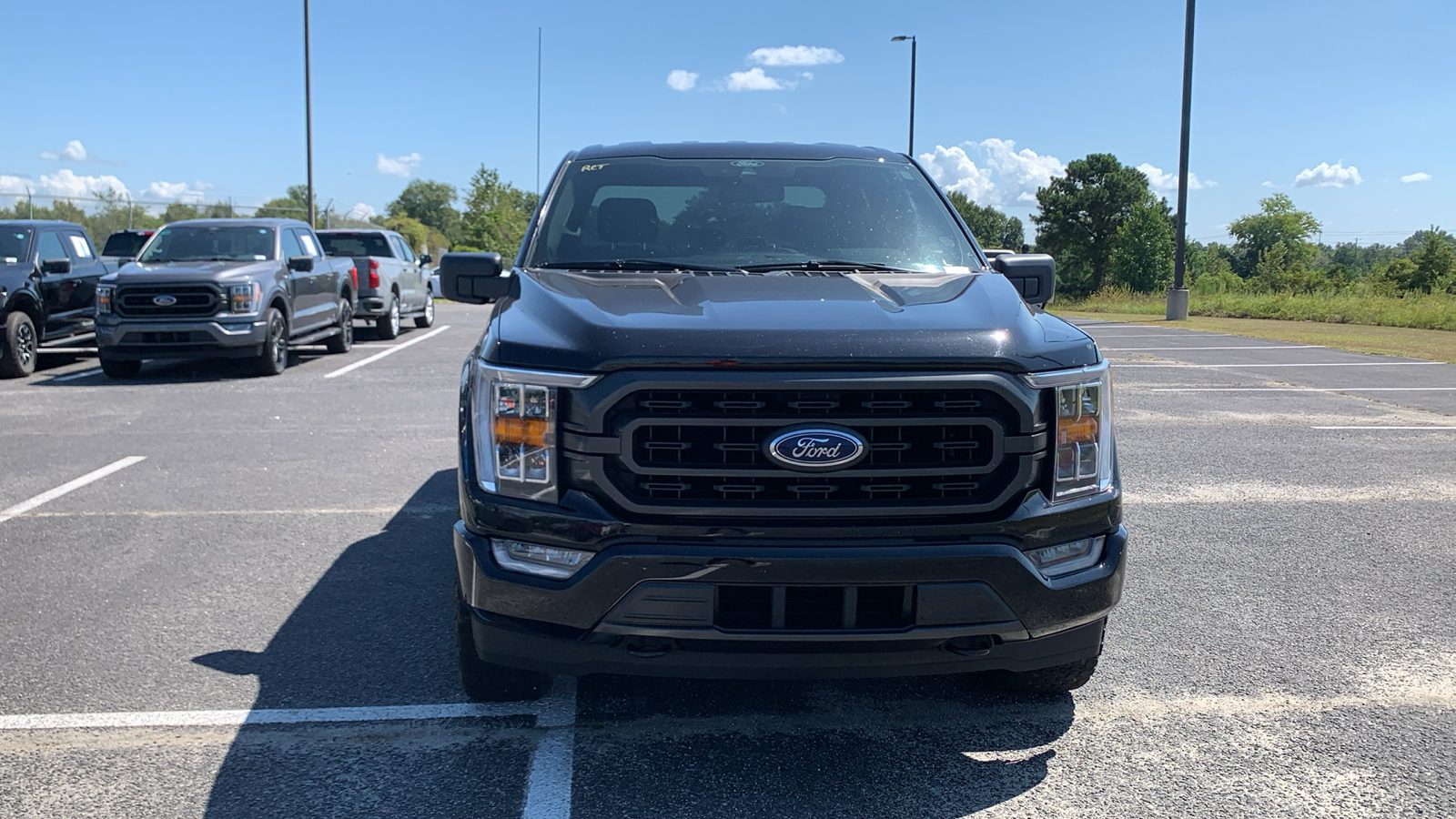 2021 Ford F-150 XLT 2