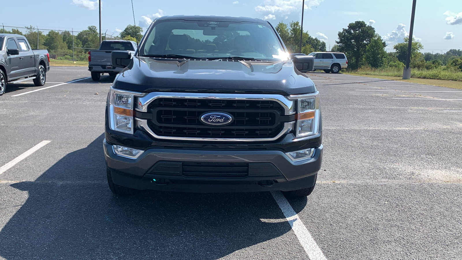 2021 Ford F-150 XLT 2