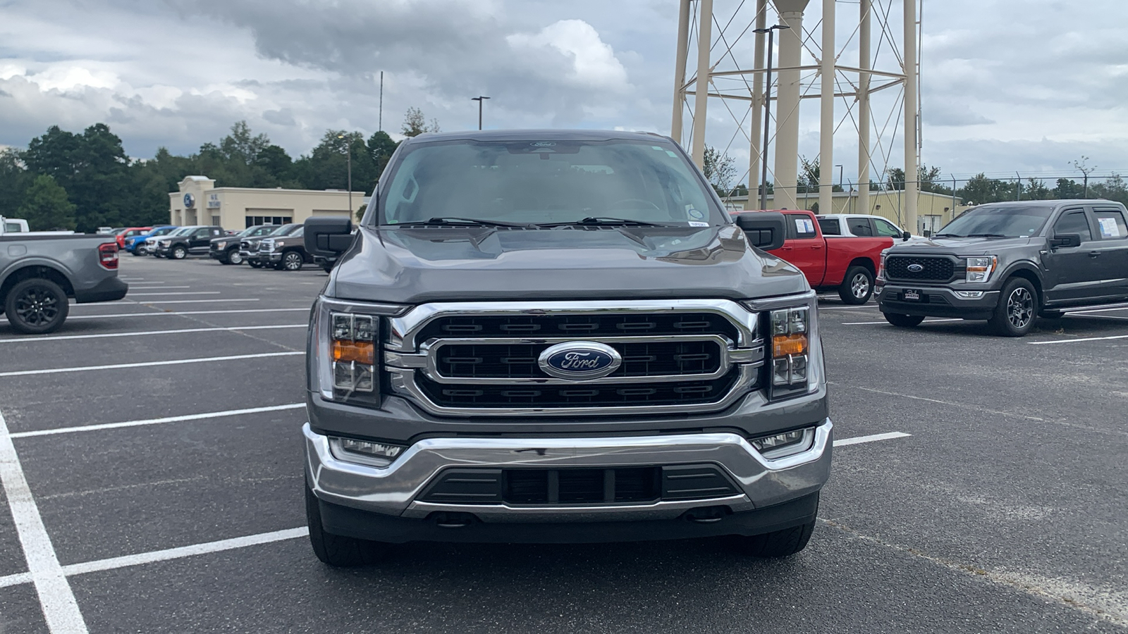 2022 Ford F-150 XLT 2