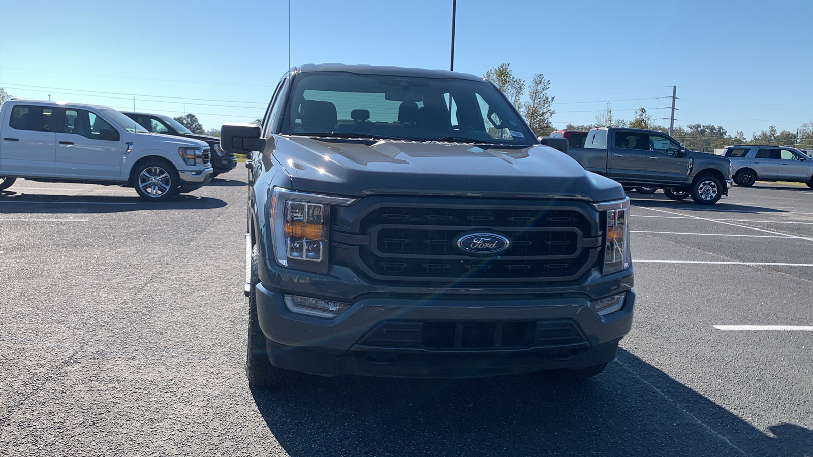 2021 Ford F-150 XLT 2