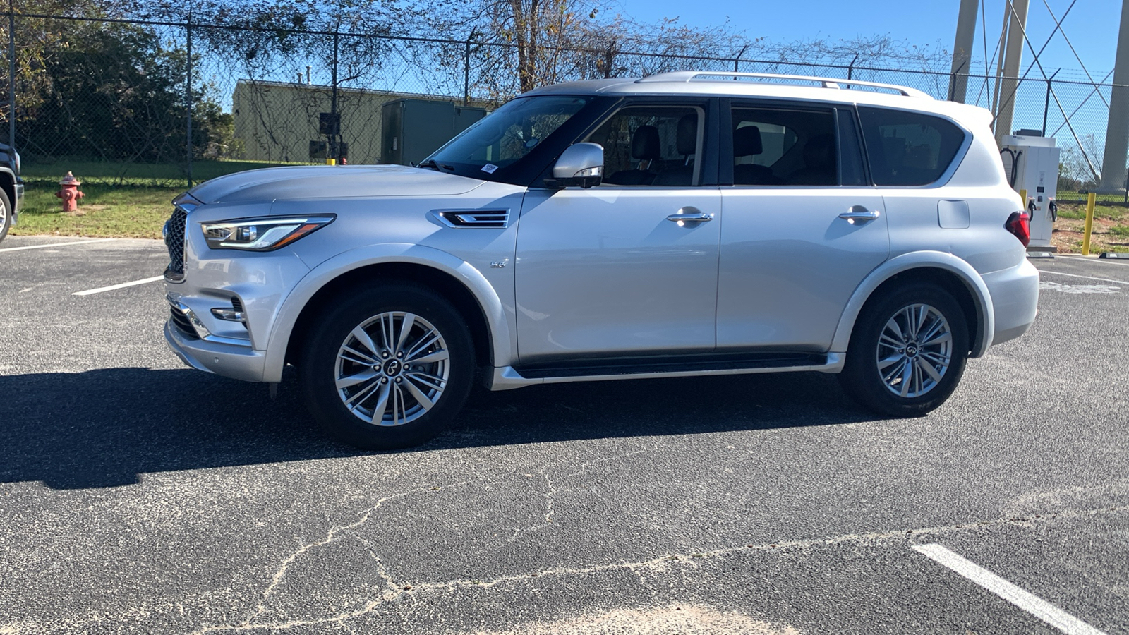 2019 INFINITI QX80 LUXE 4